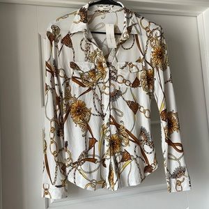 button down shirt in size M